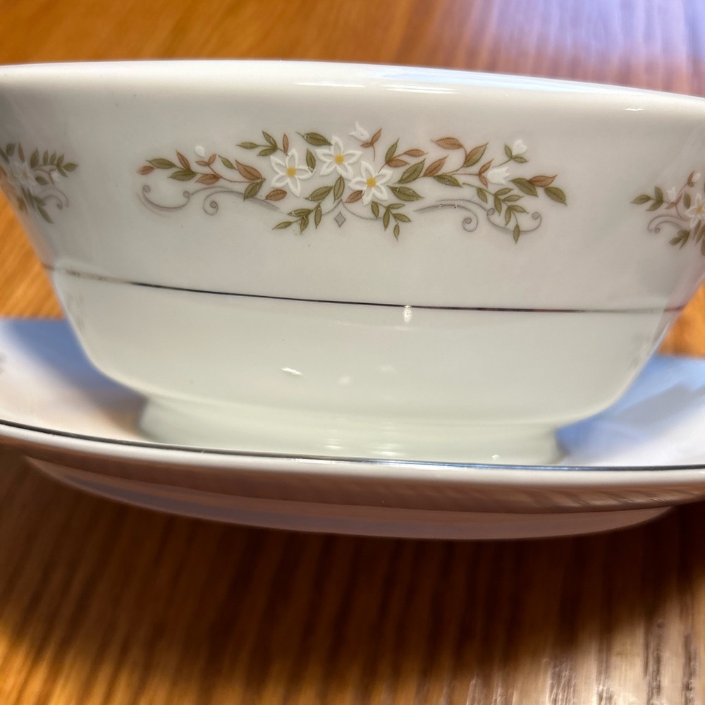 International Silver Company fine China 326 SPRINGTIME gravy boat Japan